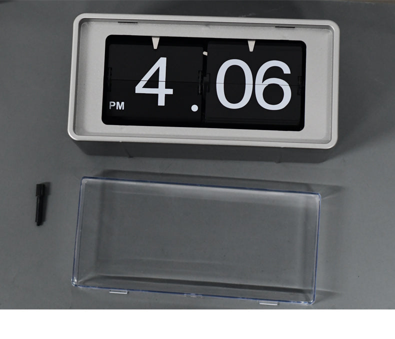 Elegant Retro Auto Flip Desk Clock - Image 1