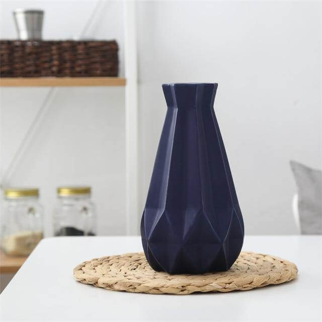 Modern Europe Brief Matt Diamond Porcelain Ceramic Vase - Image 4