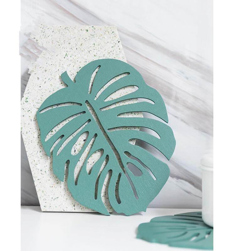 Creative Nordic Style Green Leaf Shape Wood Placemats - Image 1