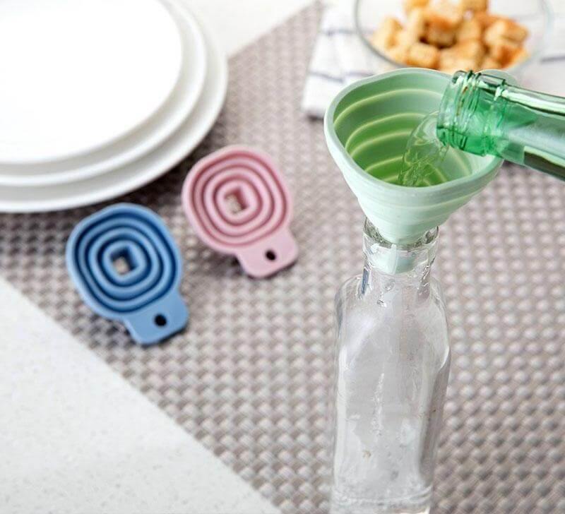 Small Retractable Tapered Liquid Dispenser - Image 0