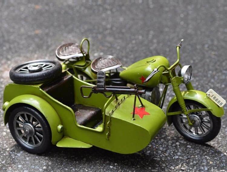 Handmade Creative Three Wheeled BMW Motorcycle - Image 0