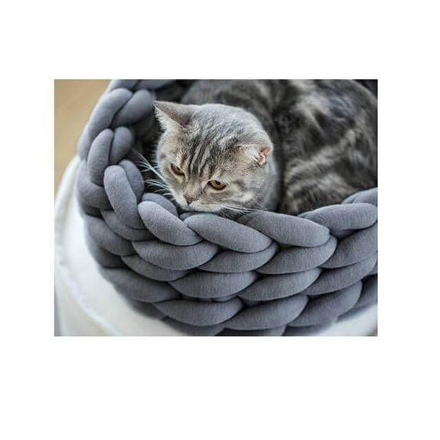 Handmade Knit Pet Bed - Image 2