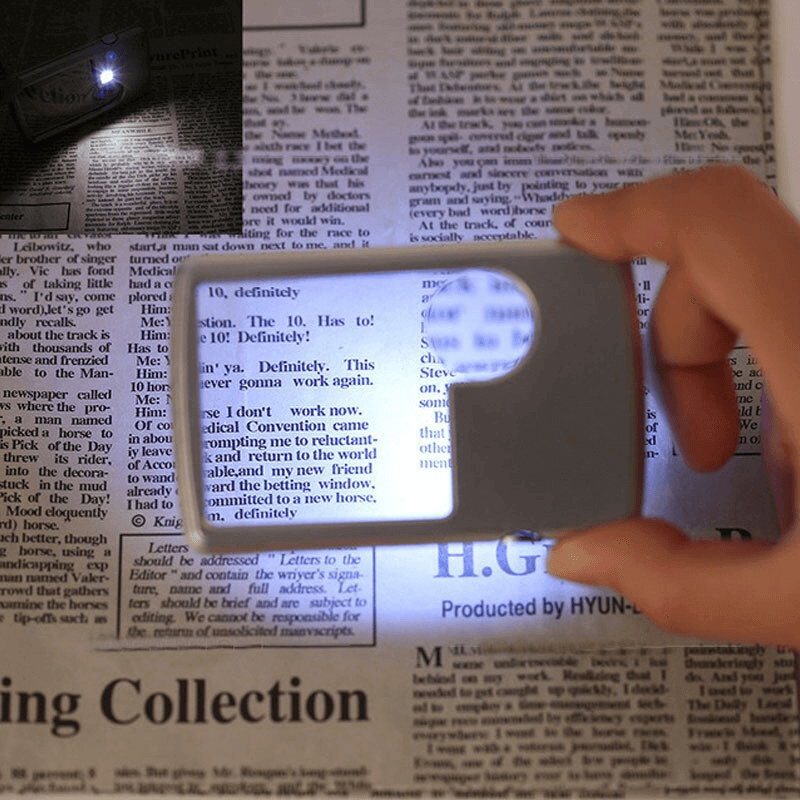 Pocket Credit Card Size Mini Led Light Magnifying Glass - Image 0