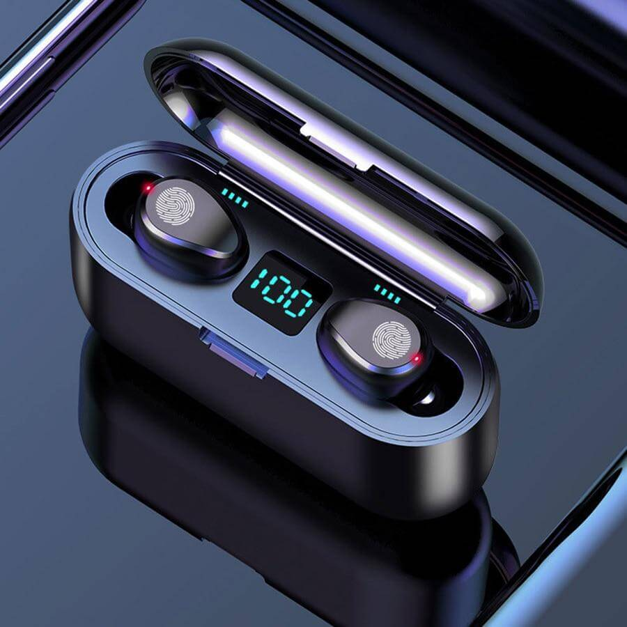 Wireless Ultimate Headset with 2000mAh Powerbank Case - Image 0