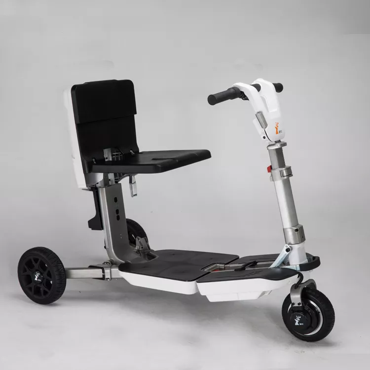 Aerospace Foldable Tricycle Scooter - Image 1