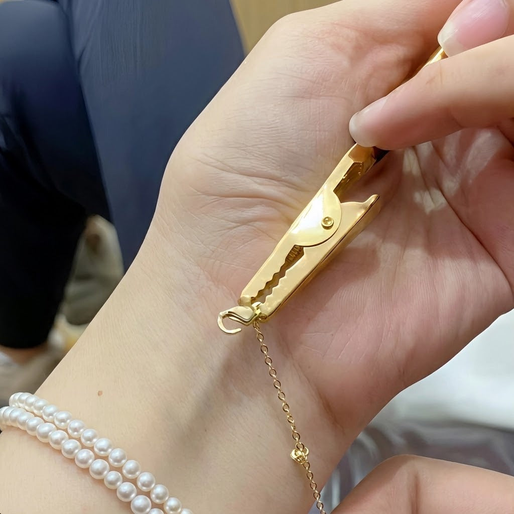 One-Hand Bracelet Clasp Tool: Effortless Fastening & Perfect Gift Idea