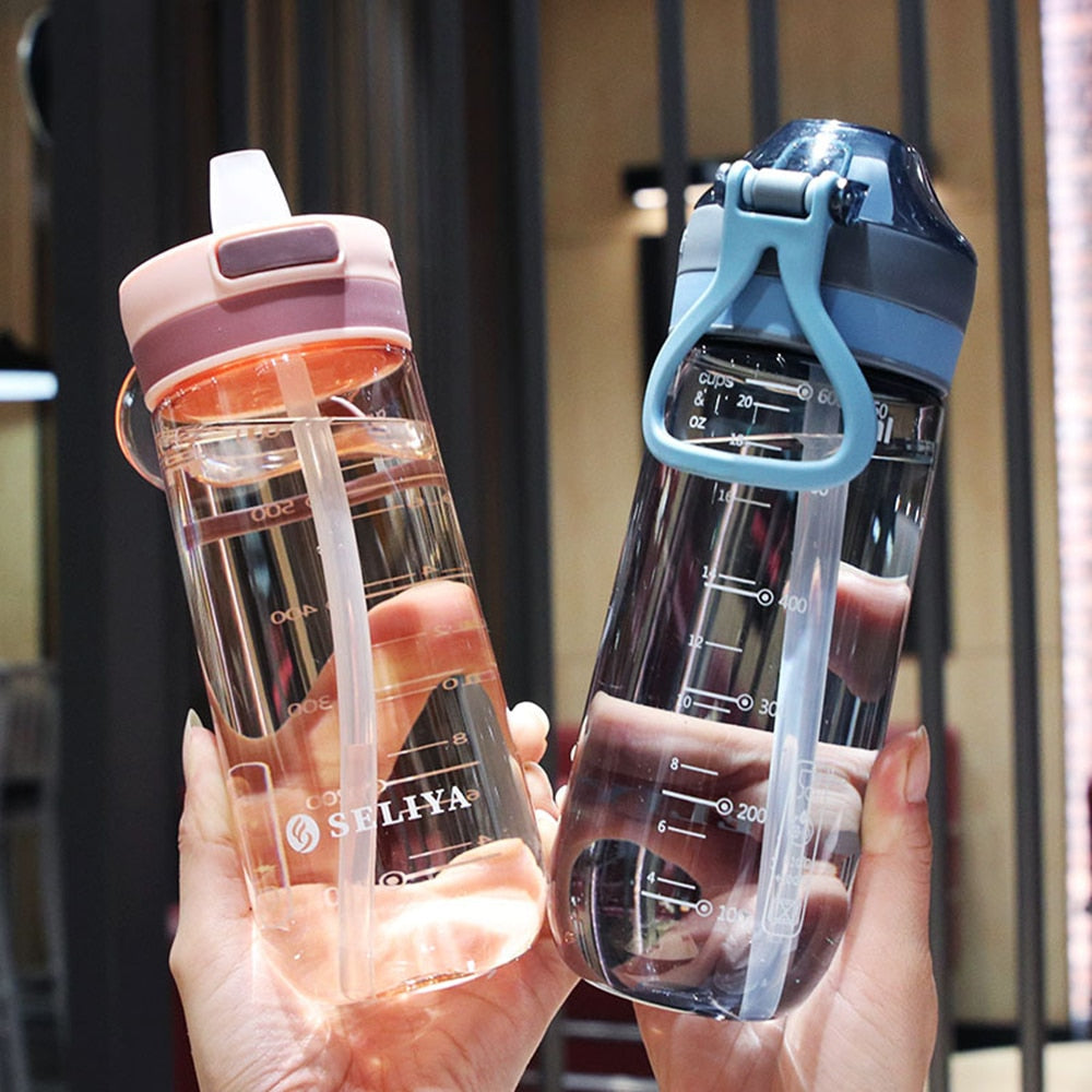 Easy Lock Leak-Proof Water Bottle: The Perfect Gift for Spill-Free Hydration