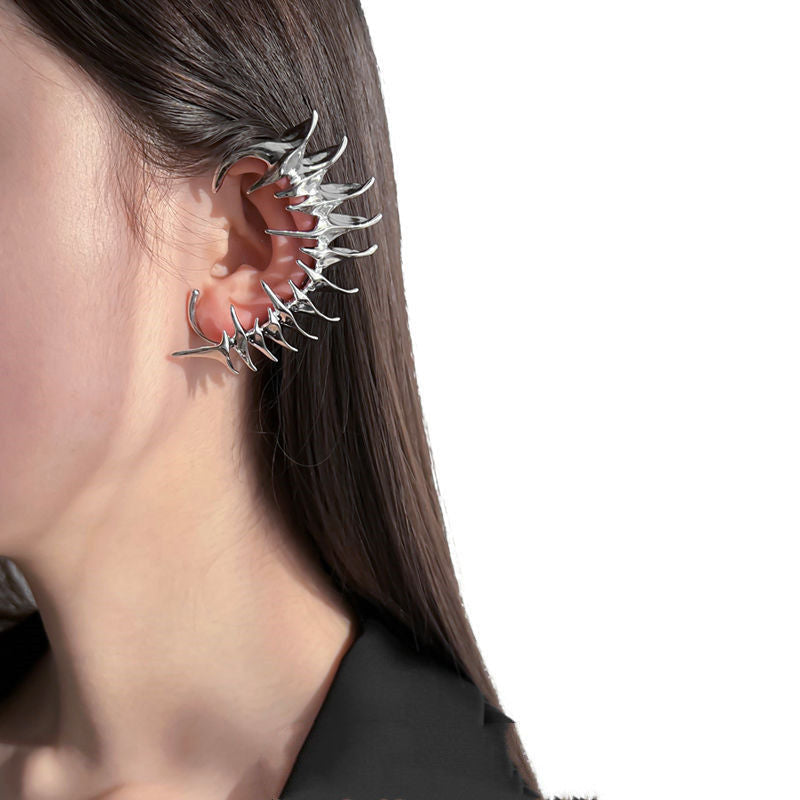 Cyberpunk Skeleton Spike Ear Clip - Image 2