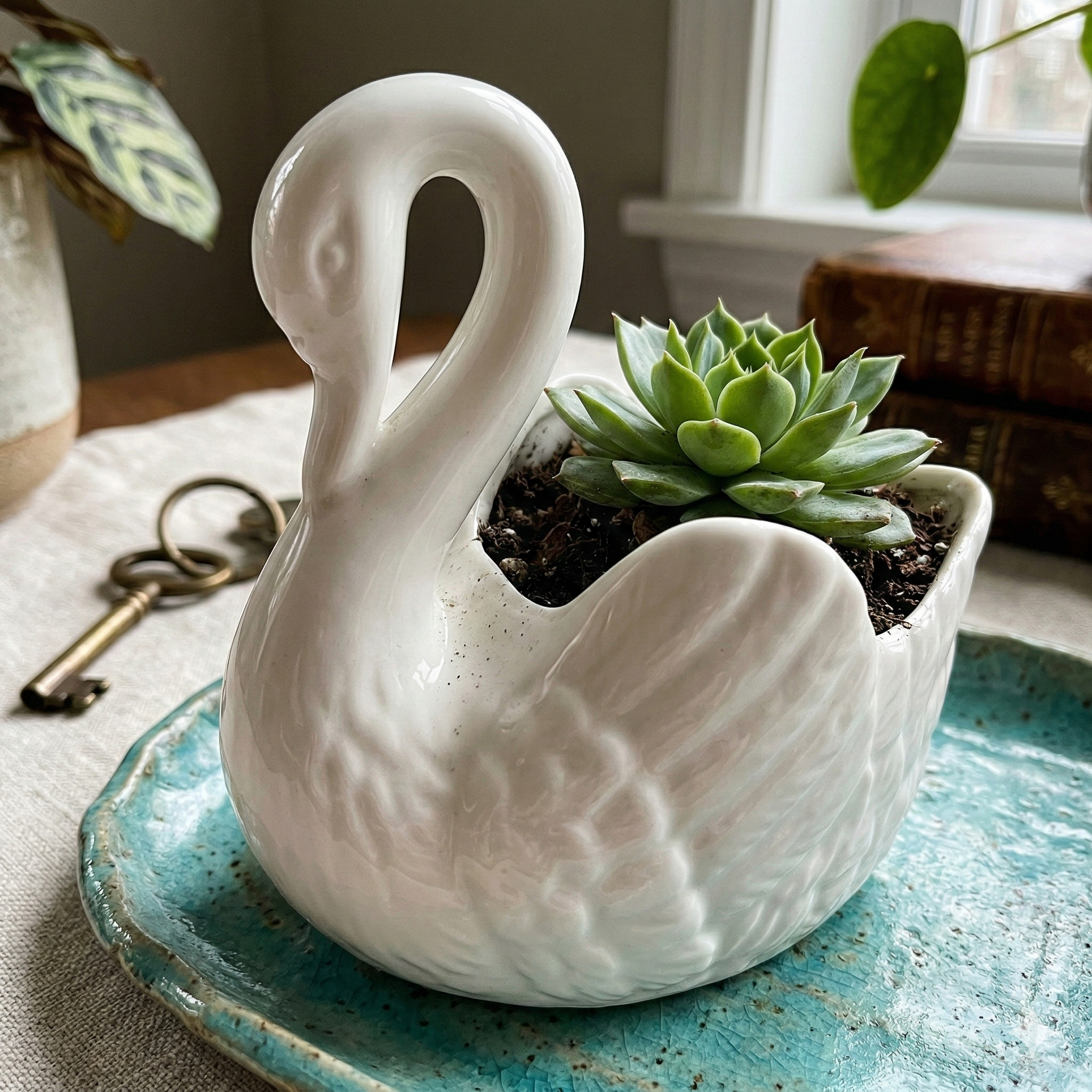 Swan Minimal Ceramic Pot - Image 3