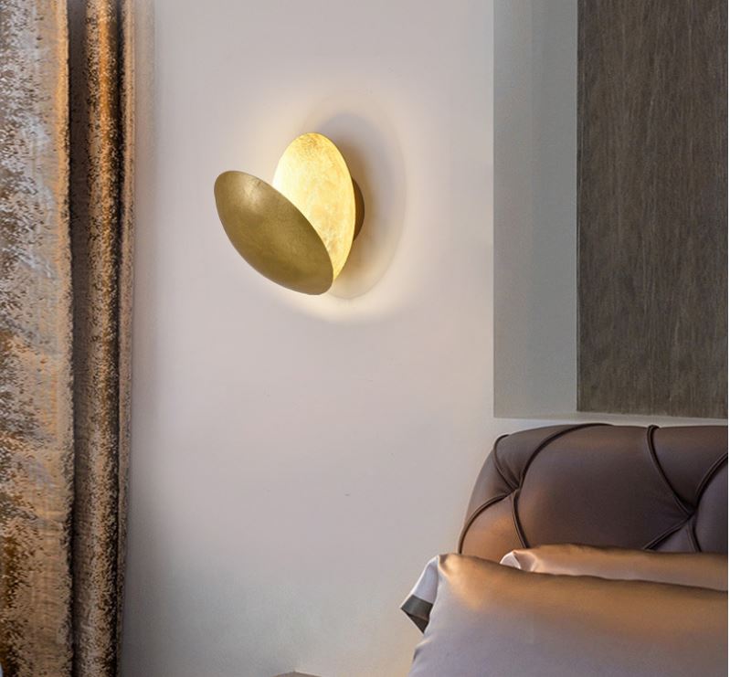 Elegant Lunar Eclipse Wall Lamp