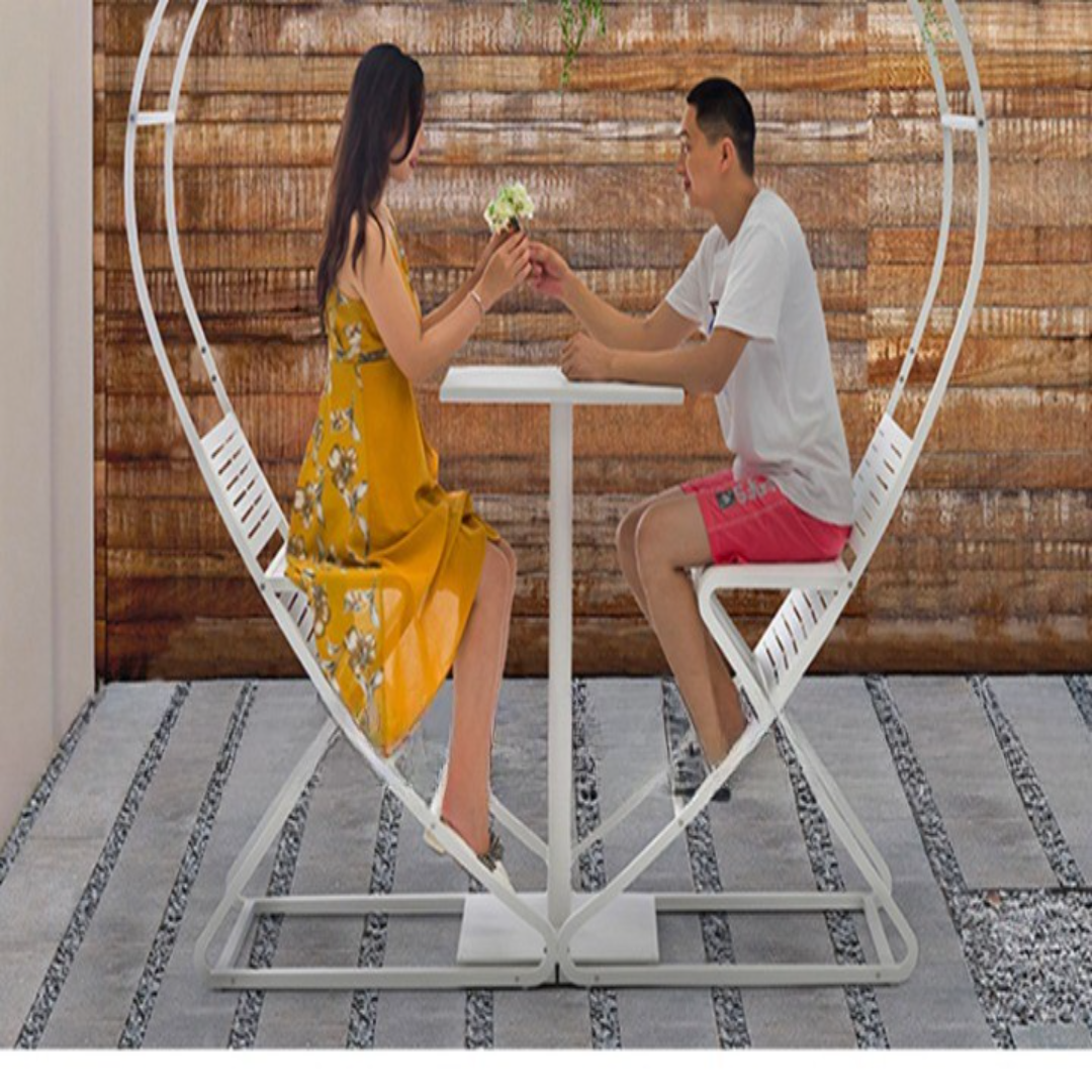 Nature Nest Outdoor Heart-Shaped Swing Bench