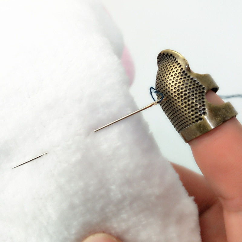 Retro Finger Armor Sewing Protector - Image 1