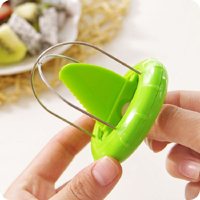 Mini Kiwi Cutter Tool