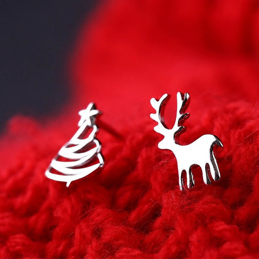Charming Christmas Time Design Earrings - Image 2