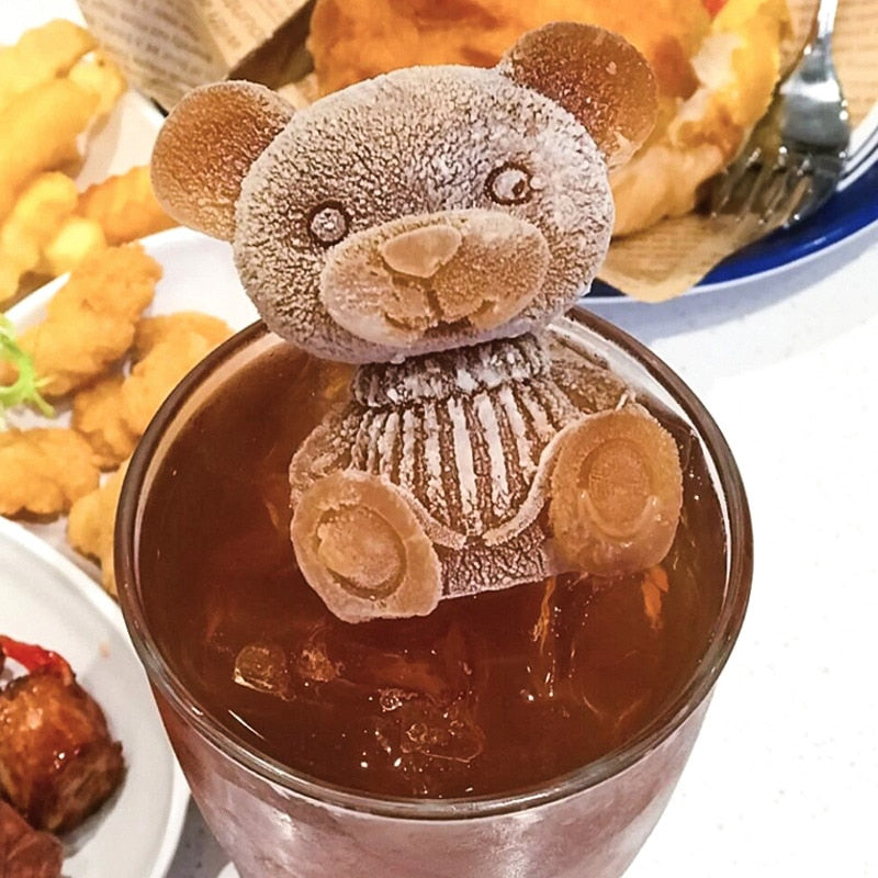 Frosty Bear Ice Cube Maker - Image 1