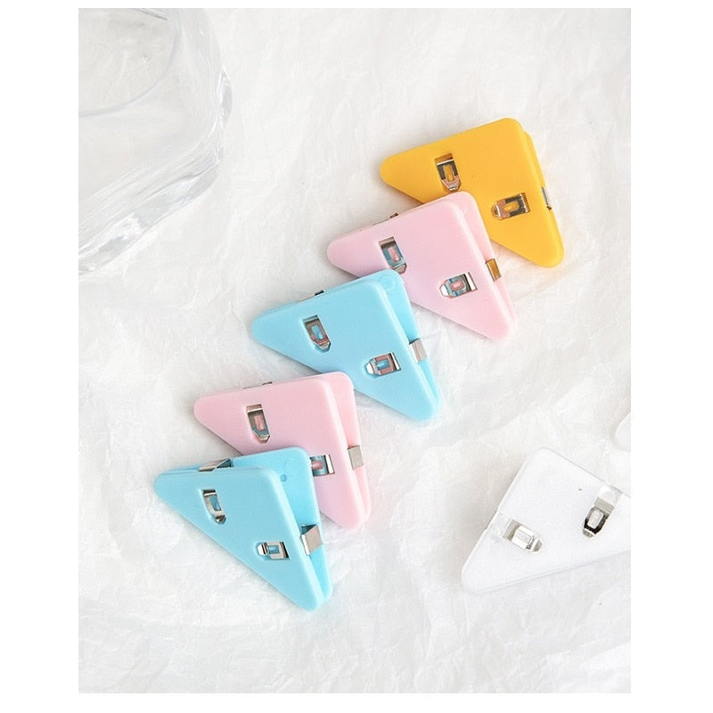 Easy Mark Colorful Triangle Book Corner Clip - Image 3
