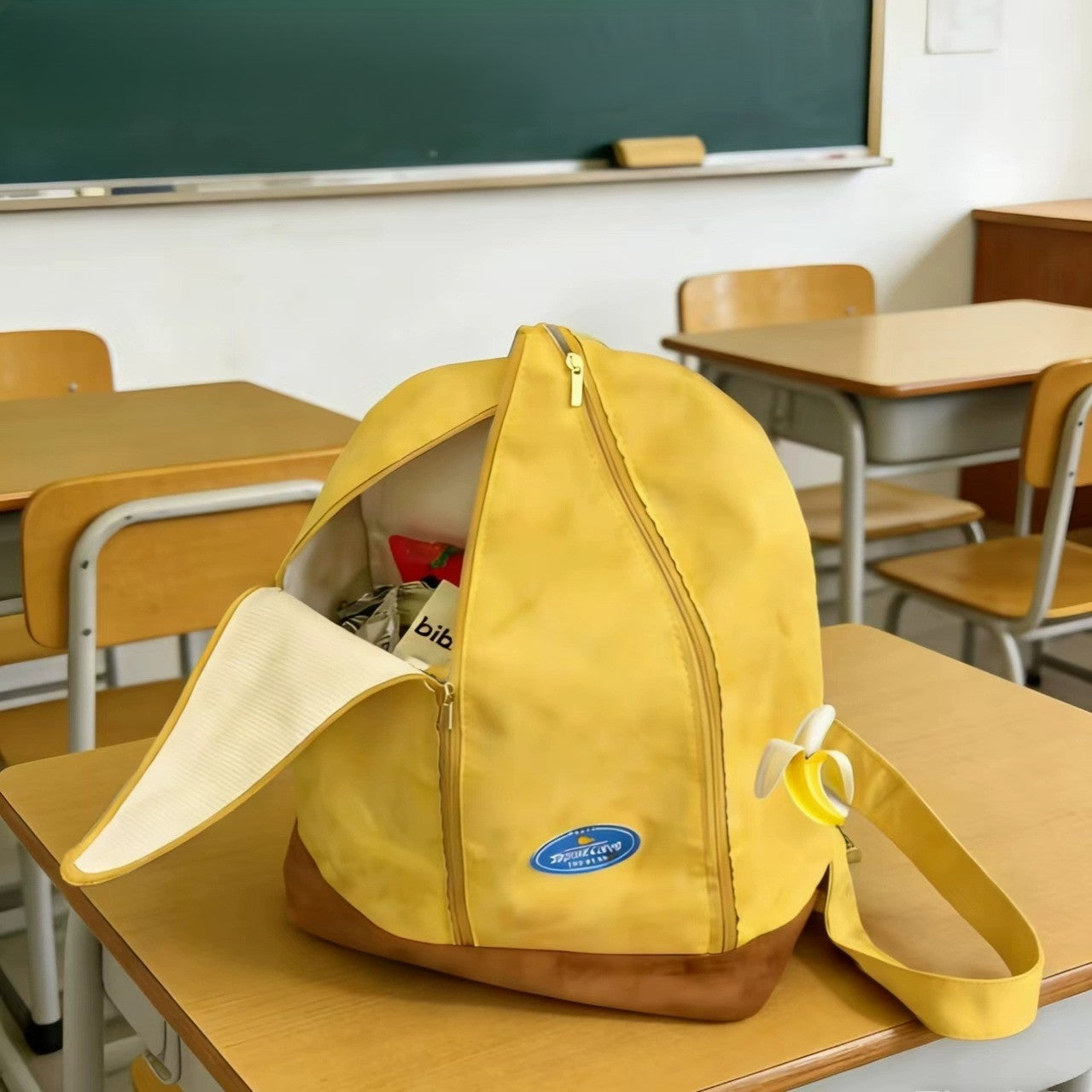 Banana Style Lightweight Everyday Backpack - Image 3