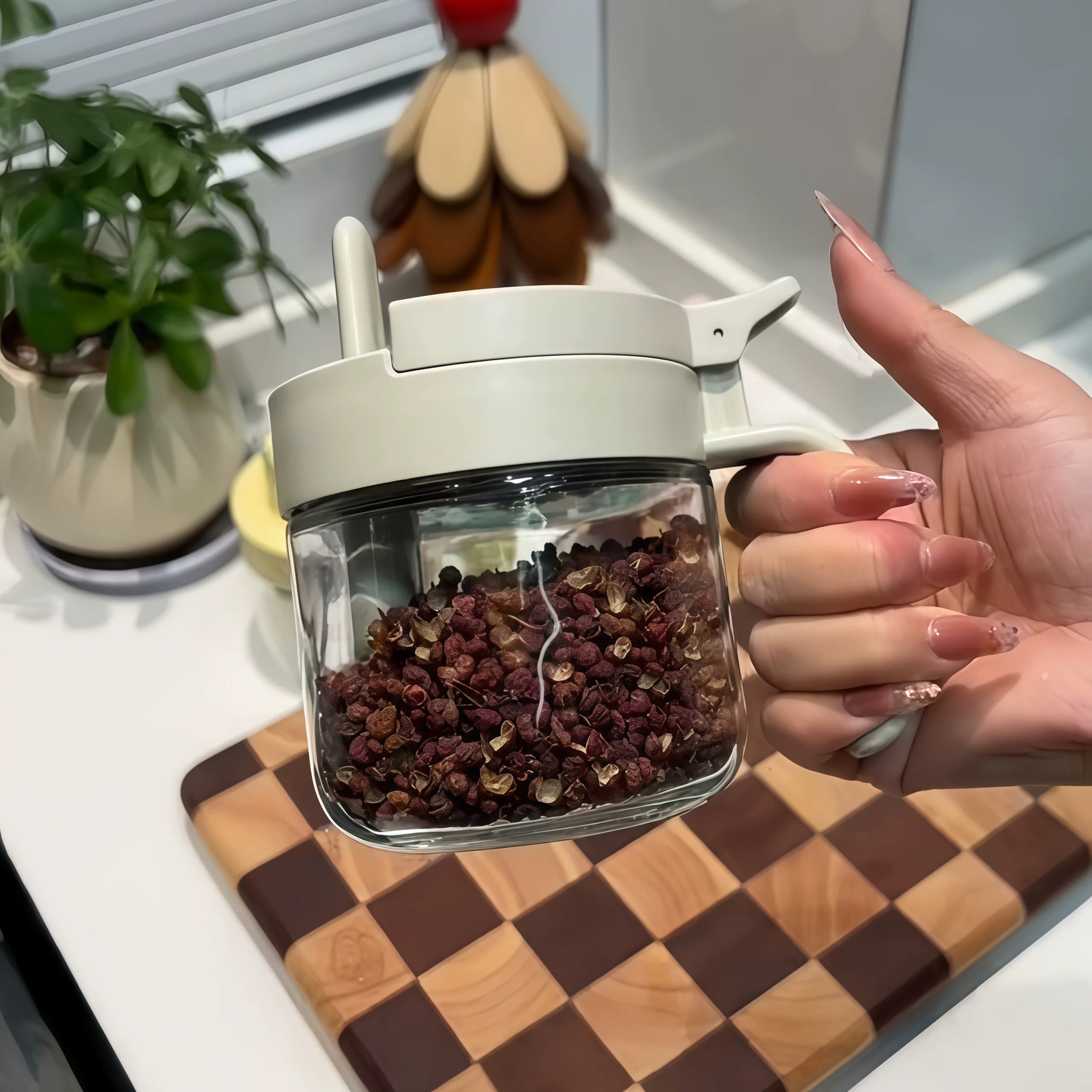Zero Drip Airtight Smart Measuring Seasoning Jar - Image 3