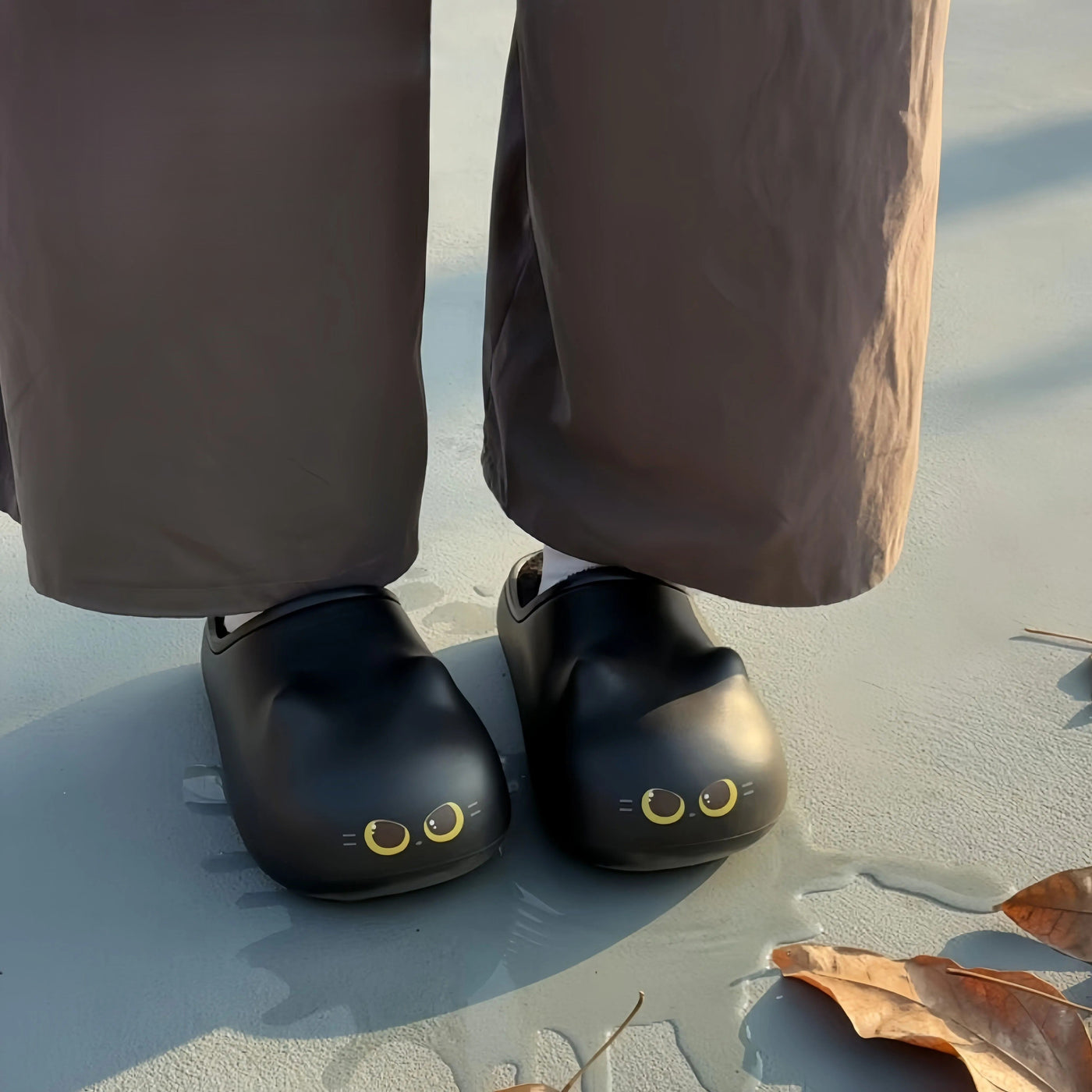 Cute Cat Paw Comfy Warm Slippers - Image 1