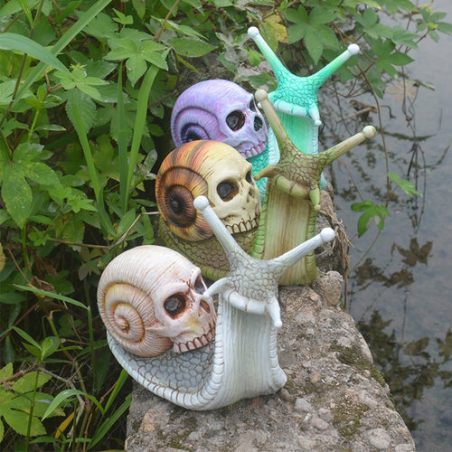Snail Skull Halloween Patio Sculpture - Image 0
