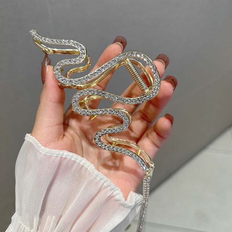 Timeless Retro Hair Claw Grip - Image 6