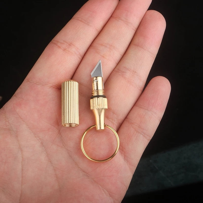 Pocket Capsule Outdoor Survival Mini Knife - Image 1