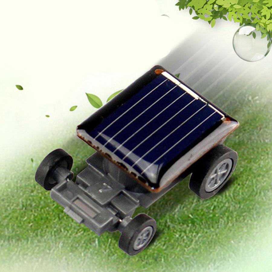 Mini Solar-Powered Cockroach Toy - Image 6