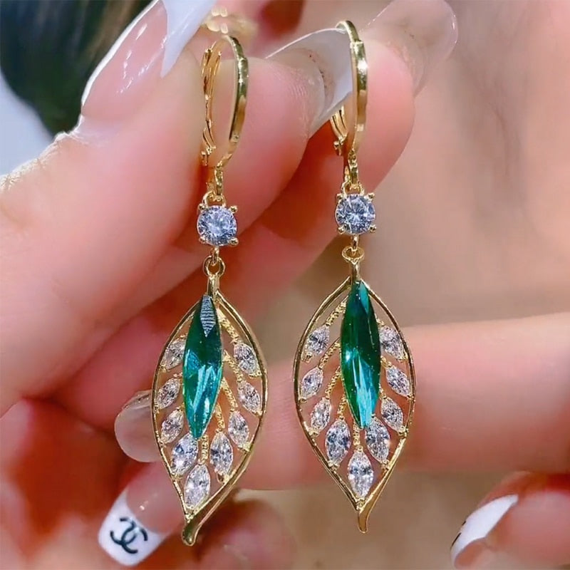 Leaf Shiny Zircon Earring - Image 0