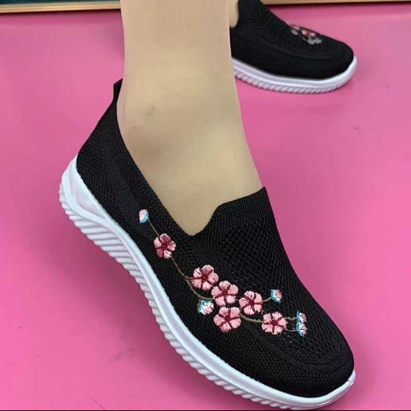 Daily Walk Lightweight Breathable Floral Sneakers - Image 0