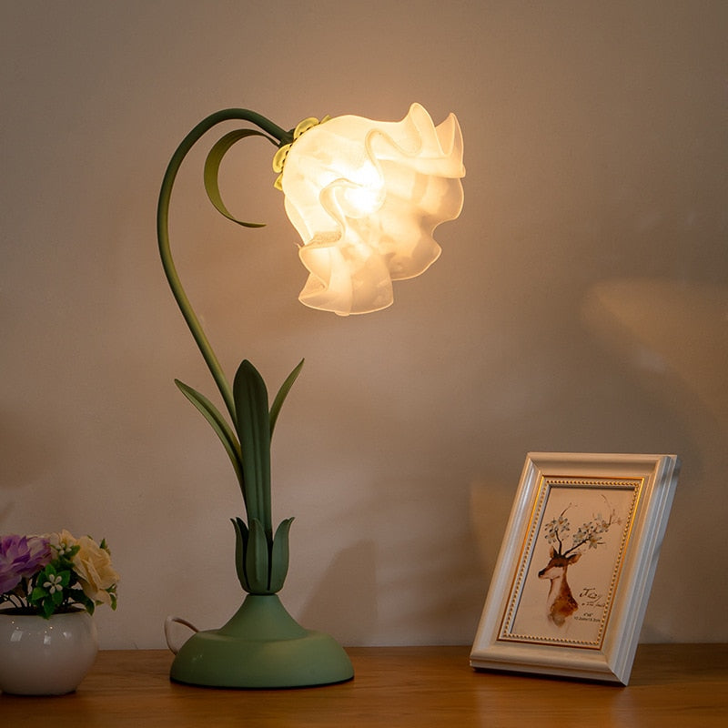 Flower Charm Nordic Style Table Lamp