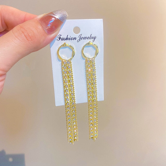 Golden Shining City Tassel Earring - Image 10