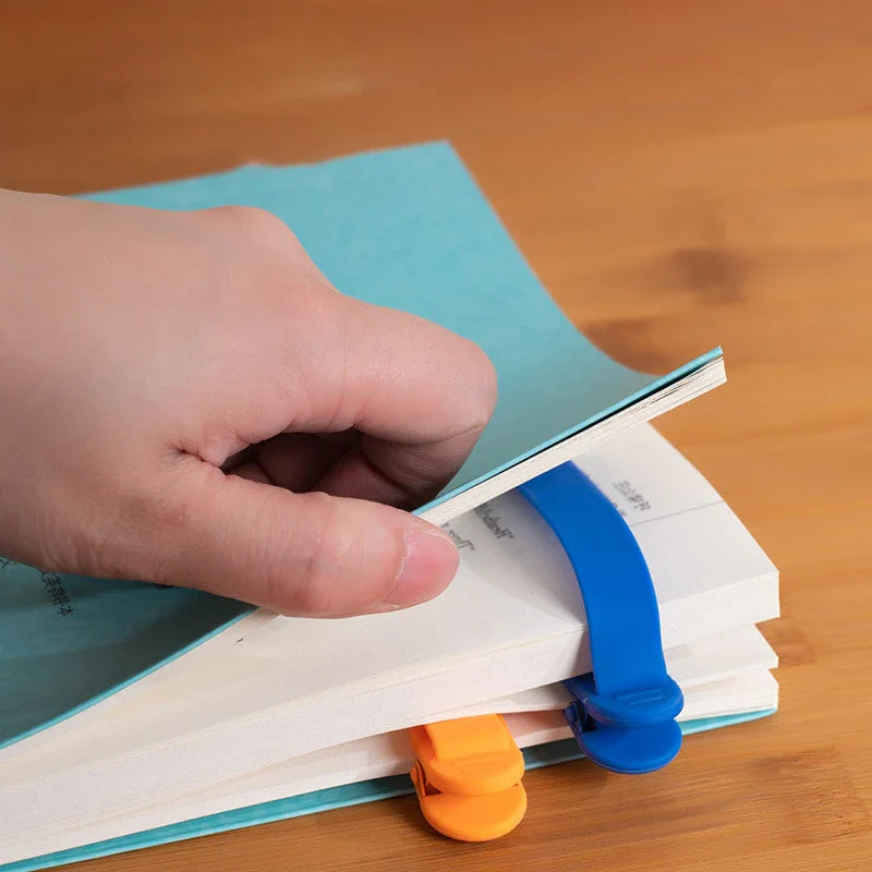 Always Read Automatic Page Turner Bookmark - Image 2
