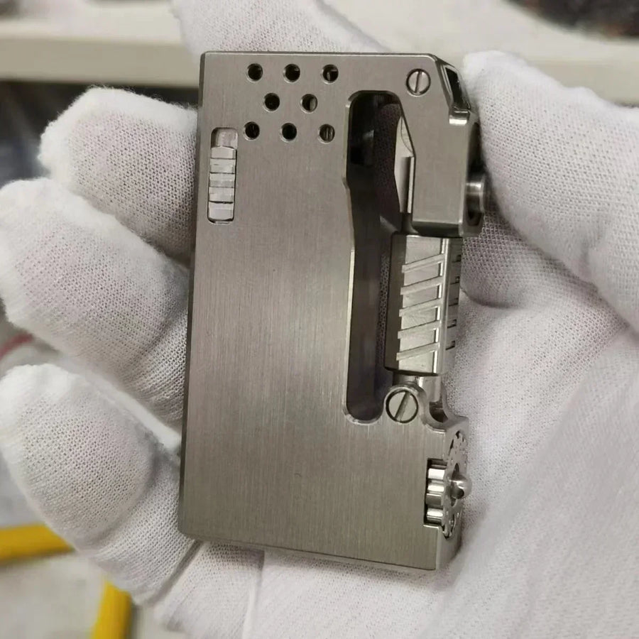 Classic Mechanical Press Ignition Kerosene Lighter - Image 7