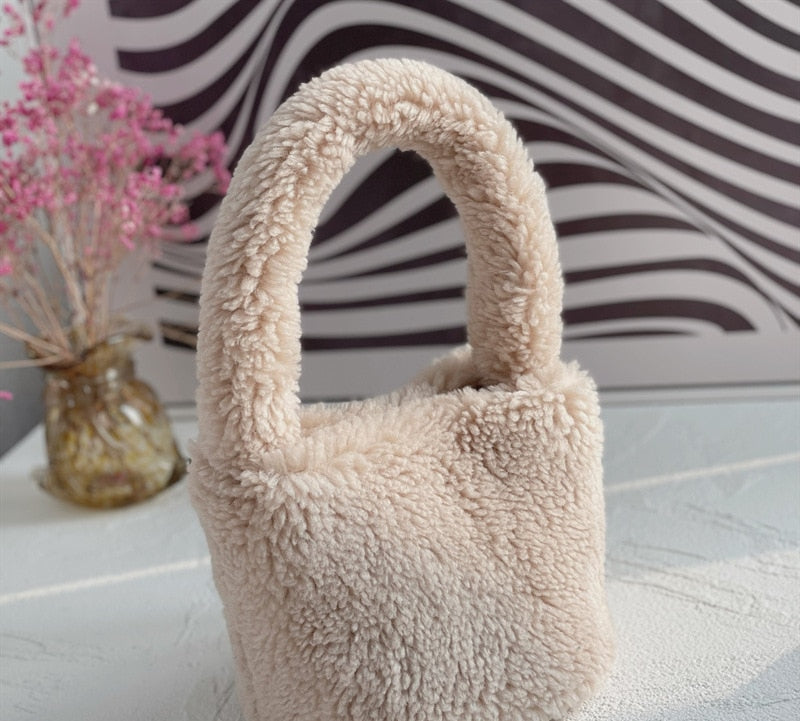 Cuddly Plush Mini Bucket Bag