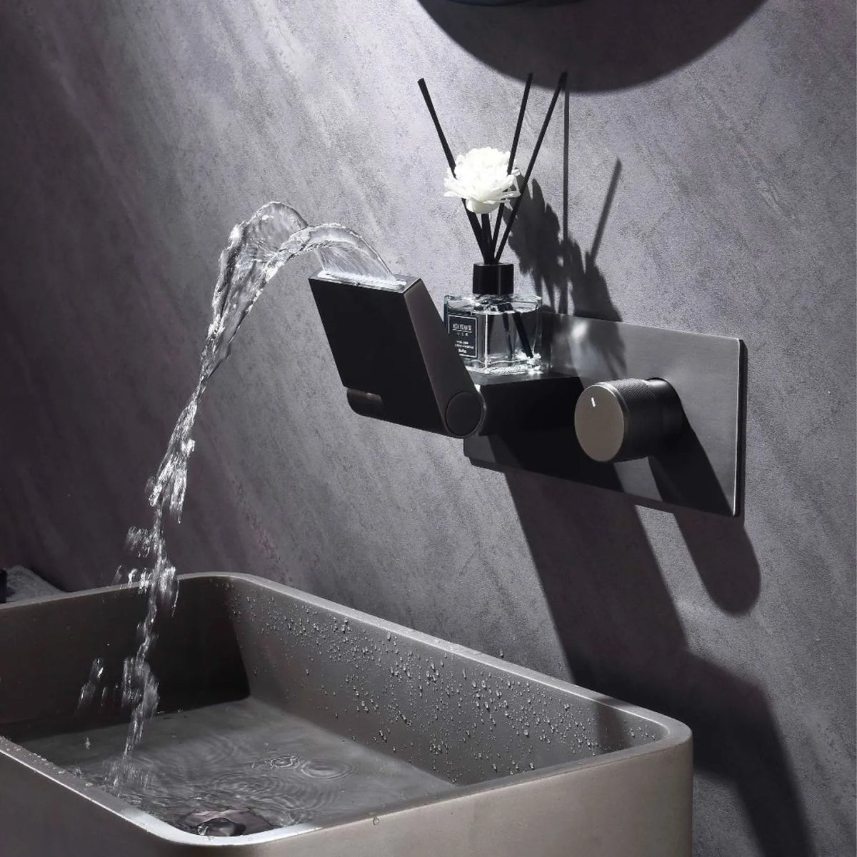 Intelligent Hidden Black Brass LED Digital Faucet