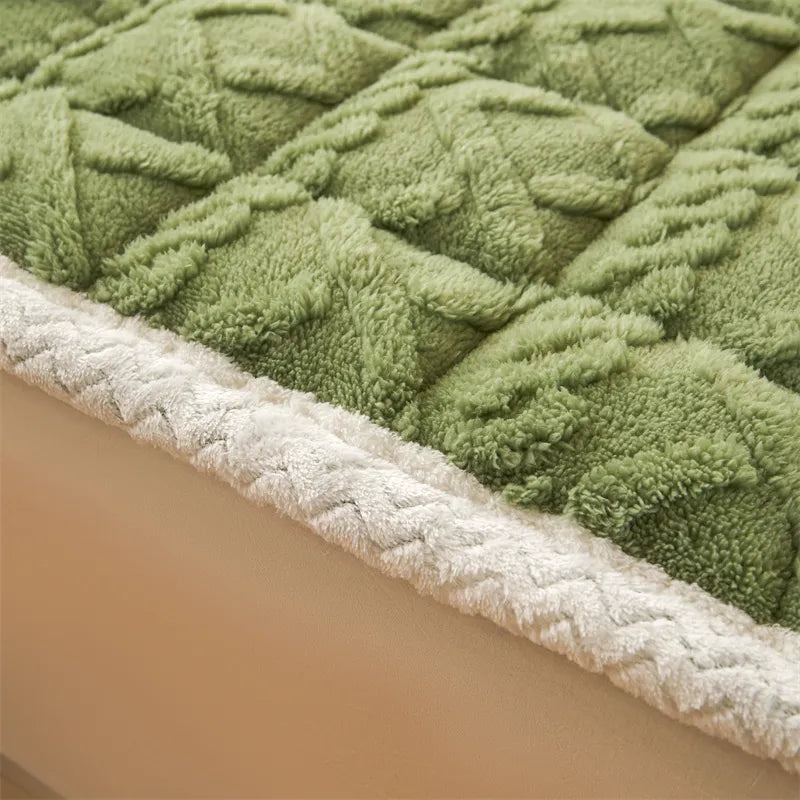 Thick Warm Winter Blanket Mattress Pad - Image 3