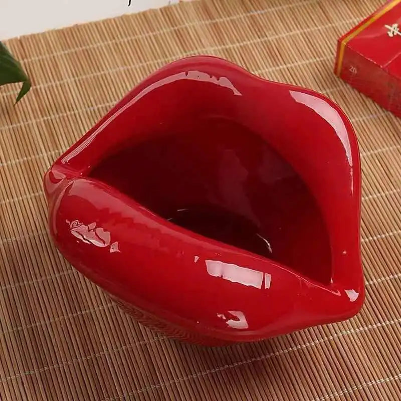 Kiss Me Creative Ashtray - Image 5