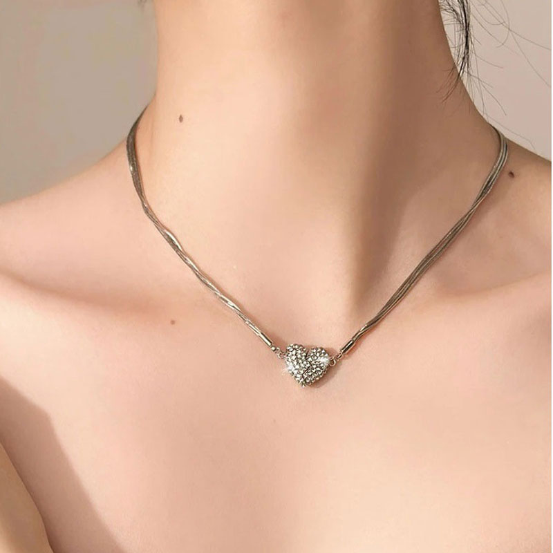 Ice Love Magnetic Zircon Heart Necklace - Image 3