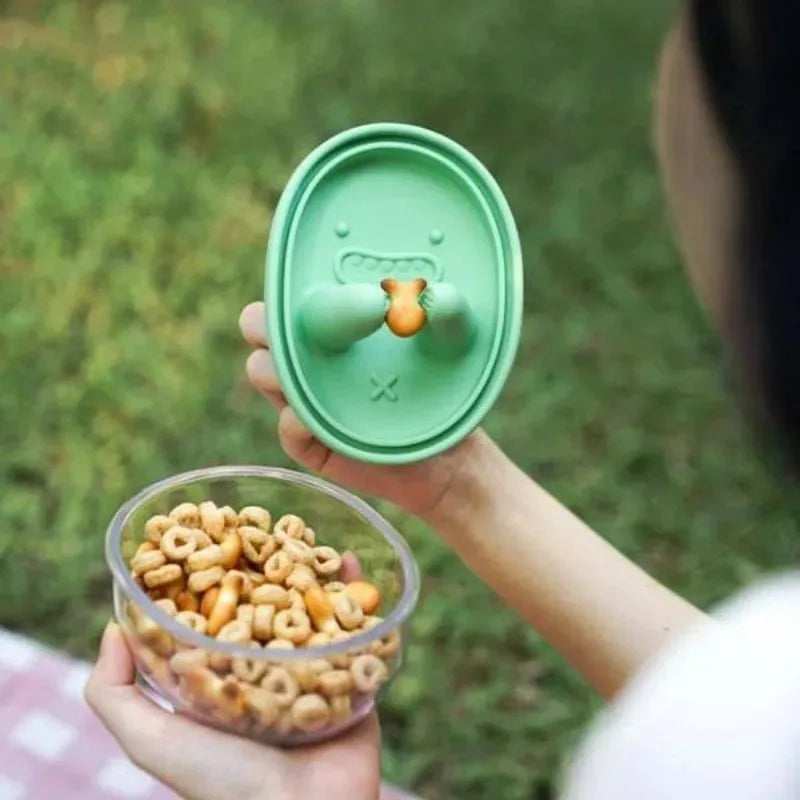 No Mess Clean Hands Snack Bowl - Image 0