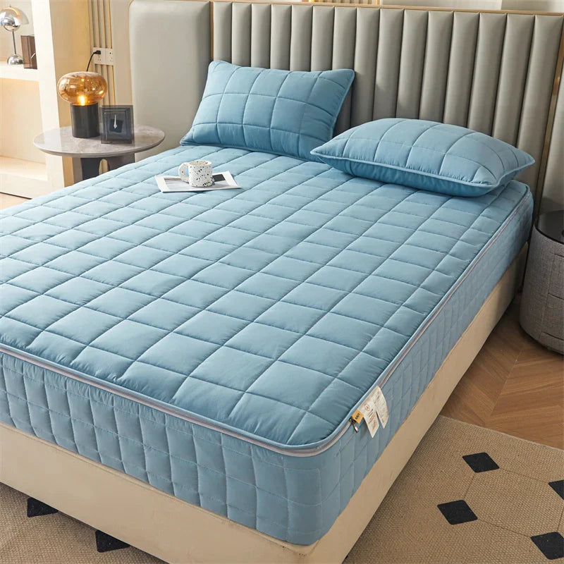 Premium Breathable Noiseless Waterproof Zip Mattress Protector - Image 1