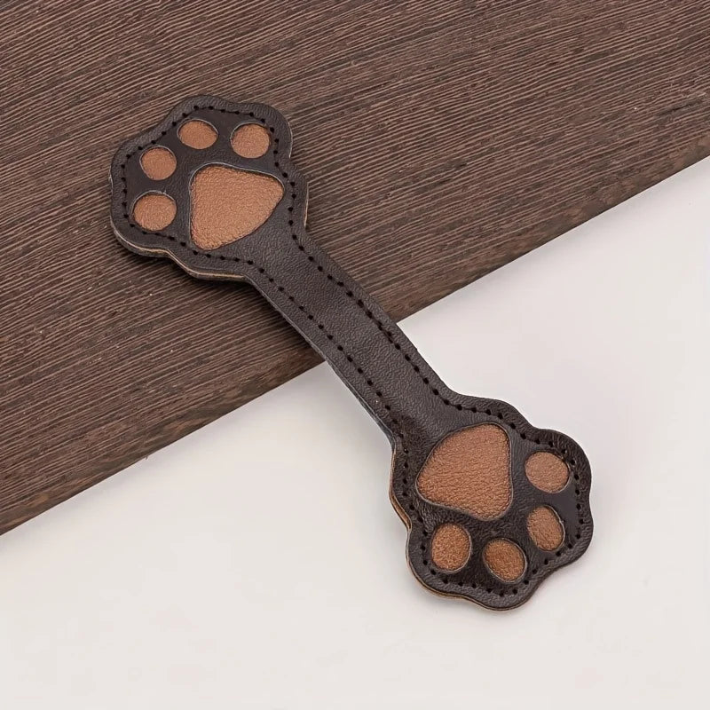 Little Paw Magnetic Garment Securing Clip