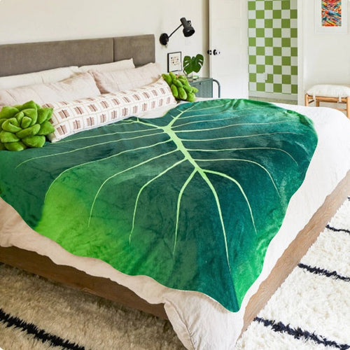 Super Soft Giant Leaf Blanket - Image 0