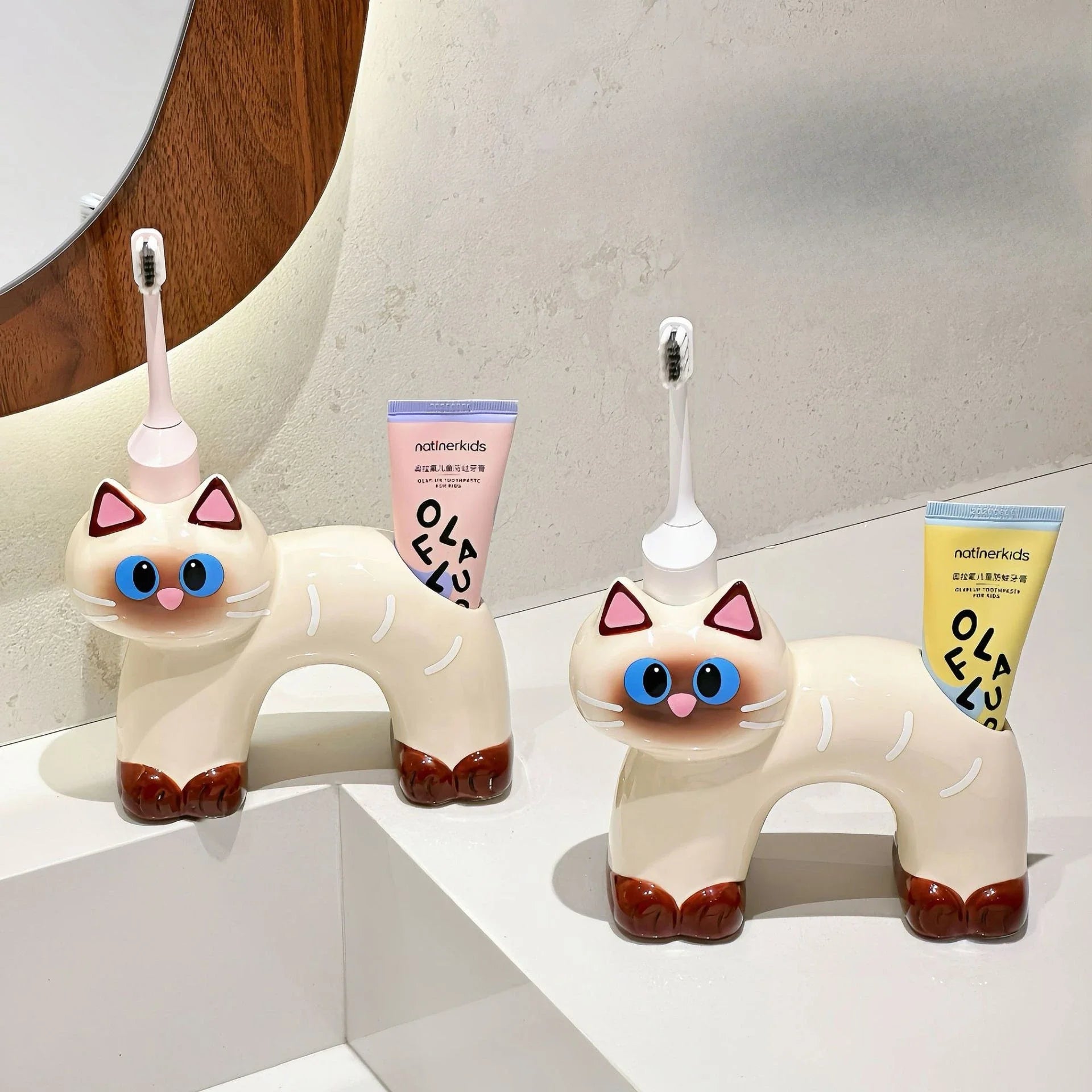 Sassy Cat Ceramic Toothbrush Holder - Image 1
