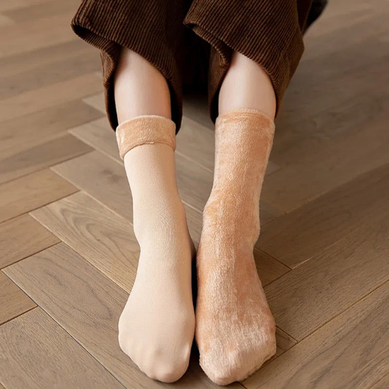Thermal Touch Winter Warm Solid Thick Socks - Image 3