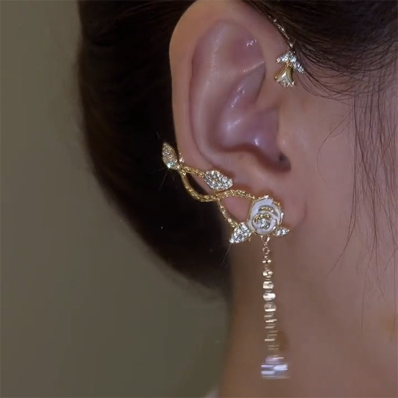 Elegant Vintage Vibes Ear Clip - Image 2