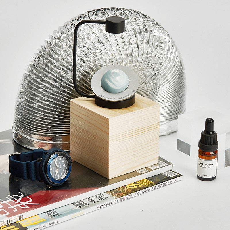 Levitating Saturn Cosmic Aromatherapy Table Decor - Image 1