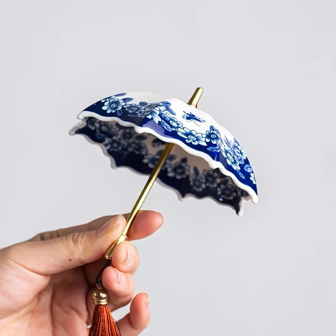 Traditional Floral Ceramic Umbrella Tea Strainer - Image 5