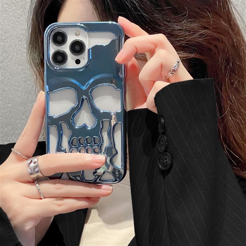 Gothic Midnight Skull Phone Case - Image 4