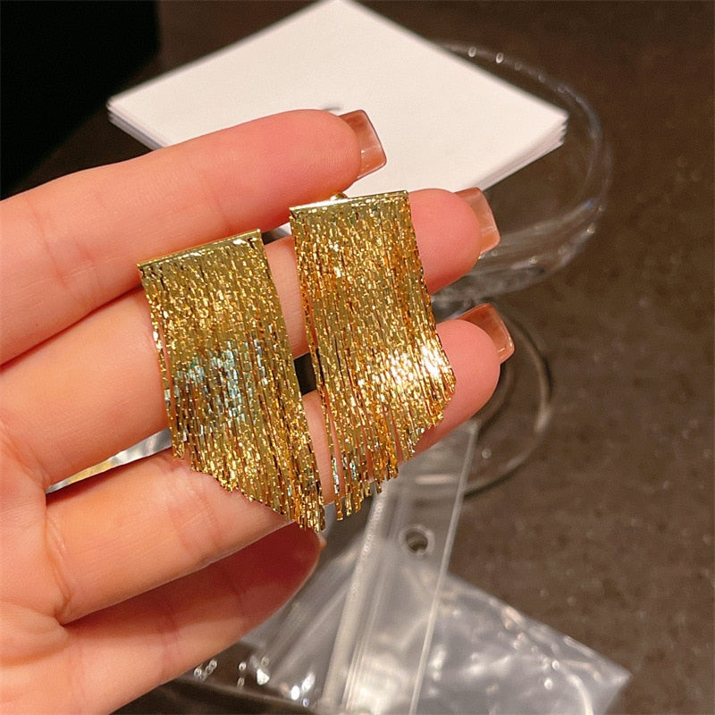 Golden Shining City Tassel Earring - Image 7