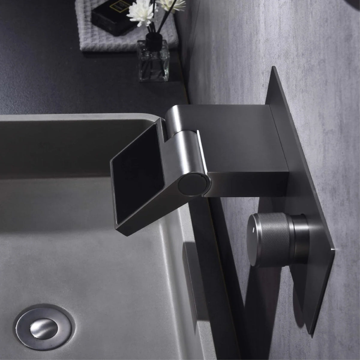 Intelligent Hidden Black Brass LED Digital Faucet